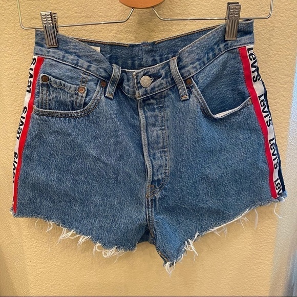 LEVI’S Blue Raw Hem Side Band Jean Shorts Size 28 - Picture 1 of 11